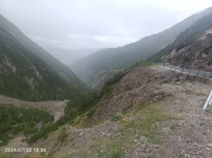 le premier col , à 1894m. Presque 1000m de dénivelé